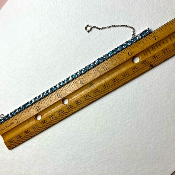 Weiss Line Bracelet - Picture 2 of 4